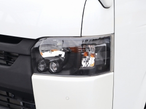 ハイエースバンアウトドア　キャンプ　車中泊　バンライフ　１BOX　ベッド　キャンピングカー