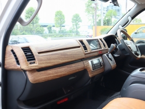 ハイエースバンキャンプ　アウトドア　レジャー　４ＷＤ　ＳＵＶ