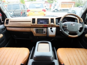 ハイエースバンキャンプ　アウトドア　レジャー　４ＷＤ　ＳＵＶ