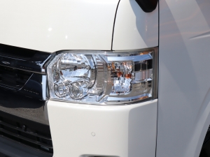 ハイエースバンキャンプ　アウトドア　レジャー　４ＷＤ　ＳＵＶ