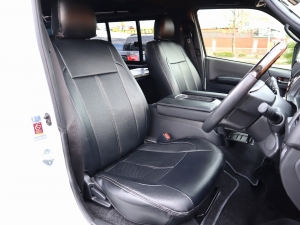 ハイエースバンキャンプ　アウトドア　レジャー　４ＷＤ　ＳＵＶ