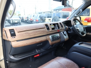 ハイエースバンキャンプ　アウトドア　レジャー　４ＷＤ　ＳＵＶ