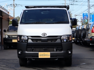 ハイエースバンアウトドア　キャンプ　車中泊　バンライフ　１BOX　ベッド　キャンピングカー