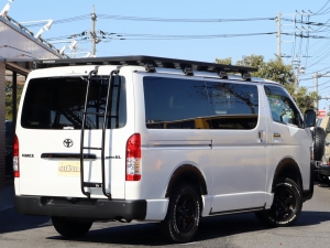 ハイエースバンアウトドア　キャンプ　車中泊　バンライフ　１BOX　ベッド　キャンピングカー