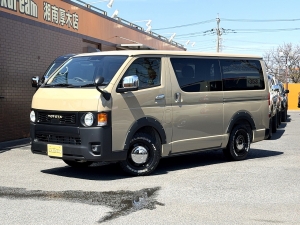 ハイエースバンアースカラー　ベージュ　丸目クラシックカスタム