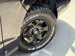ハイエースバンアウトドア　キャンプ　車中泊　バンライフ　4WD　ベッド　キャンピングカー