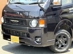 ハイエースバンアウトドア　キャンプ　車中泊　バンライフ　4WD　ベッド　キャンピングカー