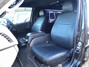 ハイエースバンアウトドア　キャンプ　車中泊　バンライフ　１BOX　ベッド　キャンピングカー