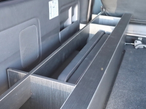 ハイエースバンアウトドア　キャンプ　車中泊　バンライフ　１BOX　ベッド　キャンピングカー