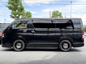 ハイエースバンアウトドア　キャンプ　車中泊　バンライフ　１BOX　ベッド　キャンピングカー