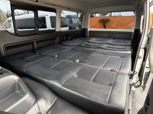 ハイエースワゴン車中泊　アウトドア　キャンプ
