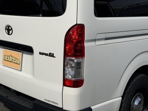 ハイエースバンアウトドア　キャンプ　車中泊　ベッド
