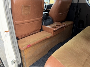 ハイエースバンアウトドア　キャンプ　車中泊　ベッド