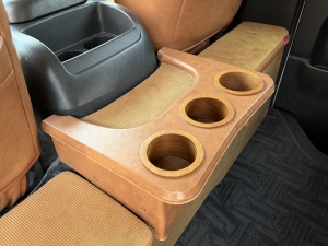 ハイエースバンアウトドア　キャンプ　車中泊　ベッド