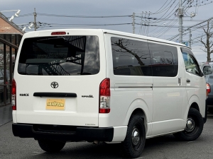 ハイエースバンアウトドア　キャンプ　車中泊　ベッド