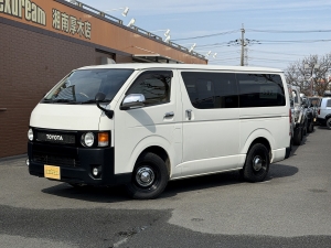 ハイエースバンアウトドア　キャンプ　車中泊　ベッド