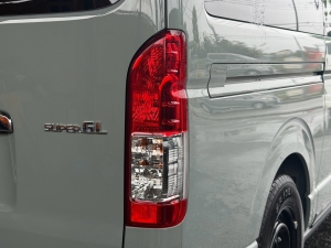 ハイエースバンキャンプ　アウトドア　レジャー　４ＷＤ　ＳＵＶ