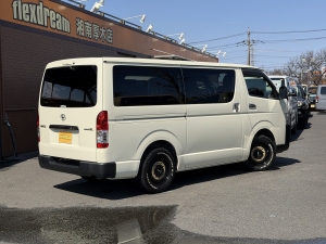 ハイエースバンアウトドア　キャンプ　車中泊　バンライフ　１BOX　ベッド　キャンピングカー