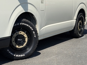 ハイエースバンアウトドア　キャンプ　車中泊　バンライフ　１BOX　ベッド　キャンピングカー