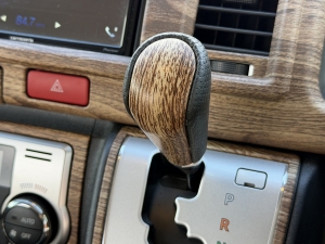 ハイエースバンアウトドア　キャンプ　車中泊　バンライフ　ベッド　
