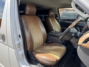 ハイエースバンアウトドア　キャンプ　車中泊　バンライフ　ベッド　