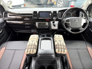 ハイエースＶキャンプ　アウトドア　レジャー　2ＷＤ　ＳＵＶ
