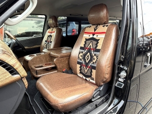 ハイエースワゴンアウトドア　キャンプ　車中泊　ベッド　キャンピングカー
