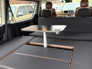 ハイエースワゴンアウトドア　キャンプ　車中泊　ベッド　キャンピングカー