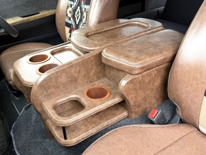 ハイエースワゴンアウトドア　キャンプ　車中泊　ベッド　キャンピングカー
