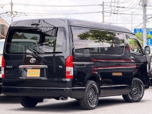 ハイエースワゴンアウトドア　キャンプ　車中泊　ベッド　キャンピングカー