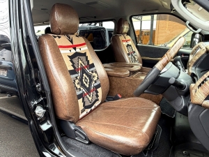 ハイエースワゴンアウトドア　キャンプ　車中泊　ベッド　キャンピングカー