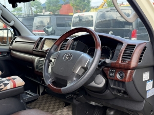 ハイエースバンキャンプ　アウトドア　レジャー　４ＷＤ　ＳＵＶ