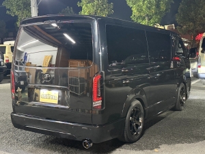 ハイエースバンアウトドア　キャンプ　車中泊　バンライフ　１BOX　ベッド　キャンピングカー