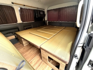 ハイエースワゴンキャンピングカー　アウトドア　レジャー　４ＷＤ　ＳＵＶ