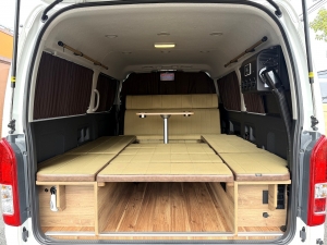ハイエースワゴンキャンピングカー　アウトドア　レジャー　４ＷＤ　ＳＵＶ