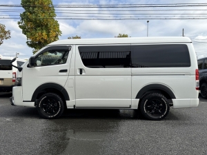 ハイエースワゴンキャンピングカー　アウトドア　レジャー　４ＷＤ　ＳＵＶ