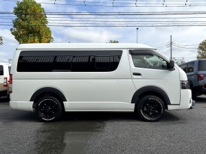 ハイエースワゴンキャンピングカー　アウトドア　レジャー　４ＷＤ　ＳＵＶ