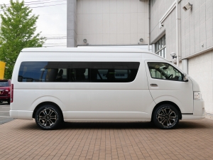 ハイエースワゴン新型　シーケンシャル　６速ＡＴ　ワゴン