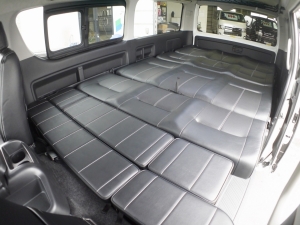 ハイエースワゴン4型新車　10人乗６AT　４ＷＤ