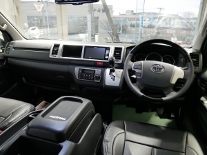 ハイエースワゴン車中泊　２段ベッド　キャンピングカー