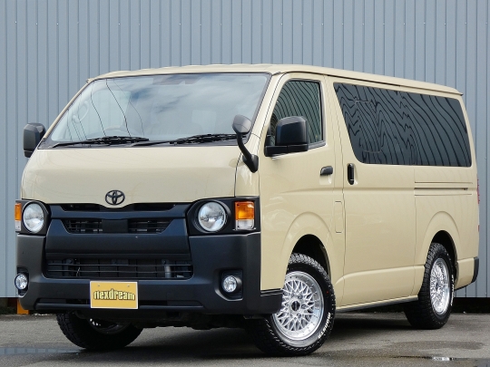 ハイエースＶディーゼル4WD　アースカラーパッケージ仕様カスタム　丸目クラシック