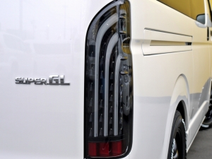 ハイエースバンバン　４ナンバー　ベッド　スーパーＧＬ