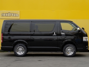 ハイエースバン４WD　ディーゼルターボ　ブラック