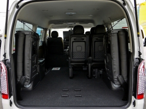 ハイエースワゴン４WD　パール　ワゴン