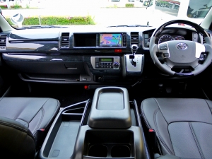 ハイエースワゴン４WD　パール　ワゴン