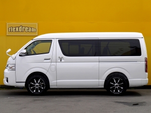 ハイエースワゴン４WD　パール　ワゴン