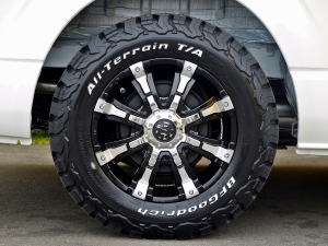 ハイエースワゴン４WD　パール　ワゴン