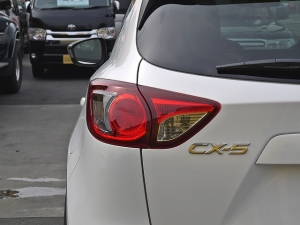 買取・下取り直販車クリーンディーゼル　純正アルミホイール　バックモニター