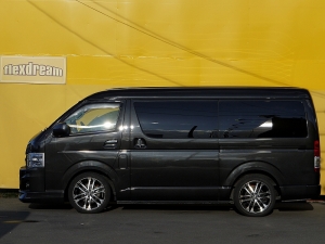 ハイエースワゴンワゴンＧＬ　ｎｅｒｕ海　車中泊　ベッド