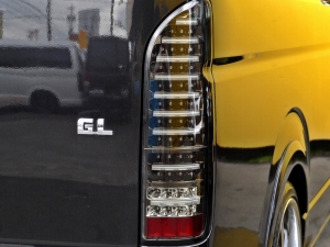 ハイエースワゴンワゴン　ＧＬ　ブラック　１０人乗り